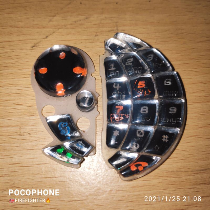 ปุ่มกดคริสตัล N-gage QD สีดํา