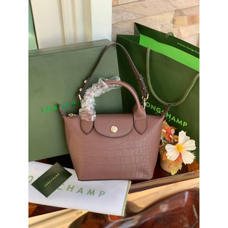 Longchamp Le Pliage Cuir Croco Mini ลายที่โดดเด่น บ่งบอกรสนิยมสาวๆ ได้เป็นอย่างดี