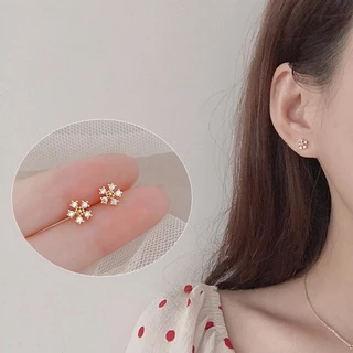ต่างหูสตั๊ด เหล็กไทเทเนียม เงิน S925 ประดับเพชรคริสตัล สีทอง เรียบง่าย สไตล์เกาหลี เครื่องประดับแฟชั่น สําหรับผู้หญิง