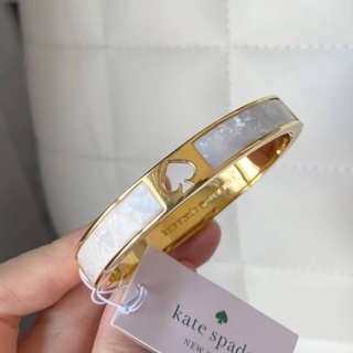 🌼✨กำไล Kate Spade  CREAM MULTI HOLE PUNCH  กำไลมุกสีขาวครีม ตัวกำไลสีทอง สวยมาก✨🌼