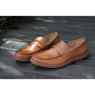 Classic Penny Loafers (Beige)