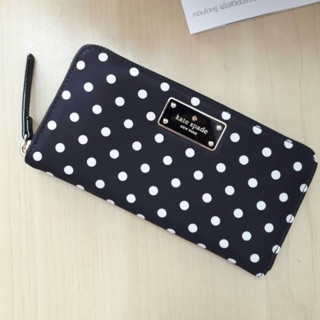 Kate spade wallet ผ้าไนล่อน มีสีดำล้วน กับ polka dot น่ารักไปอีกกก 😍