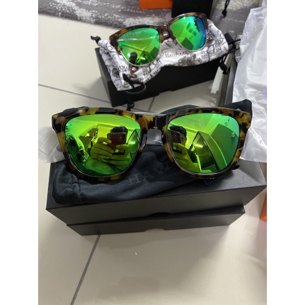 CLERANCE OLDSTOCK ️ ️แว่นกันแดด HAWKERS Carey Green