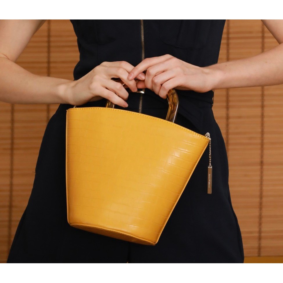 kelvin and fiona กระเป๋าทรงเก๋