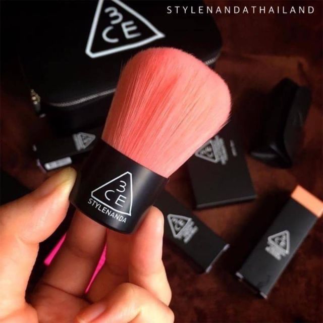 3ce pink kauki brush