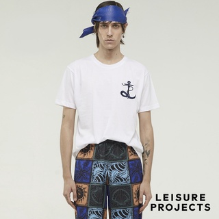 (LEISURE PROJECTS) ANCHOR T-SHIRT เสื้อยืดคอกลม ปักลายสมอ ที่อกซ้าย