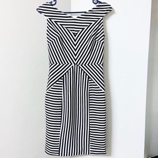 Karyn Miran dress เดรสลายทาง