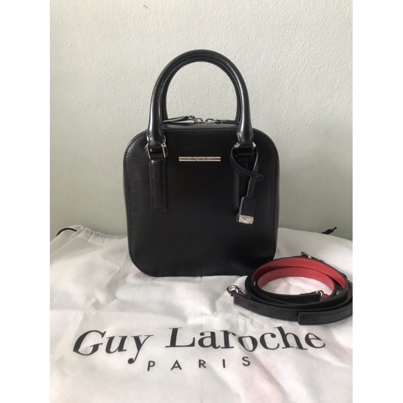 กระเป๋าสะพาย Guy Laroche