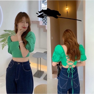 เสื้อครอปแขนตุ๊กตา คอเหลี่ยม ด้านหลังเซกซี่เบาๆผูกเชือกไขว้หลัง มัดได้ตามขนาดตัว ผ้าลื่นใส่สบาย