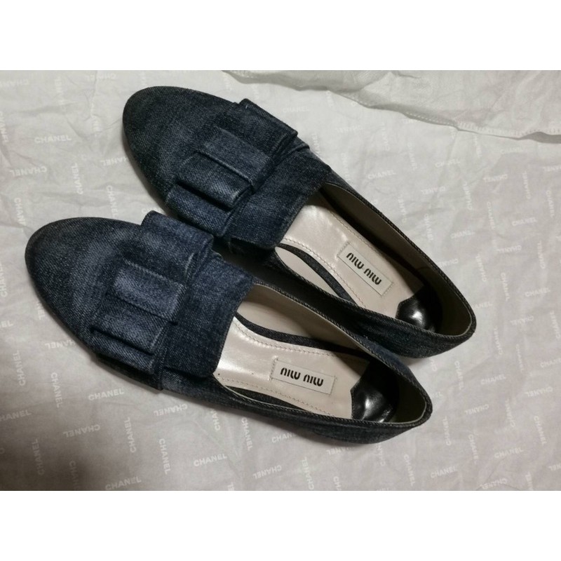 รองเท้า miumiu 37.5 แท้สภาพดี
