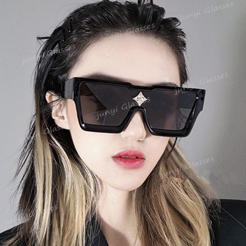 【พร้อมส่ง】แว่นตากันแดด Uv400 กรอบสี่เหลี่ยม ขนาดใหญ่ สไตล์ตะวันตก เหมาะกับการขับขี่กลางแจ้ง แฟชั่นสําหรับผู้ชาย และผู้หญิง
