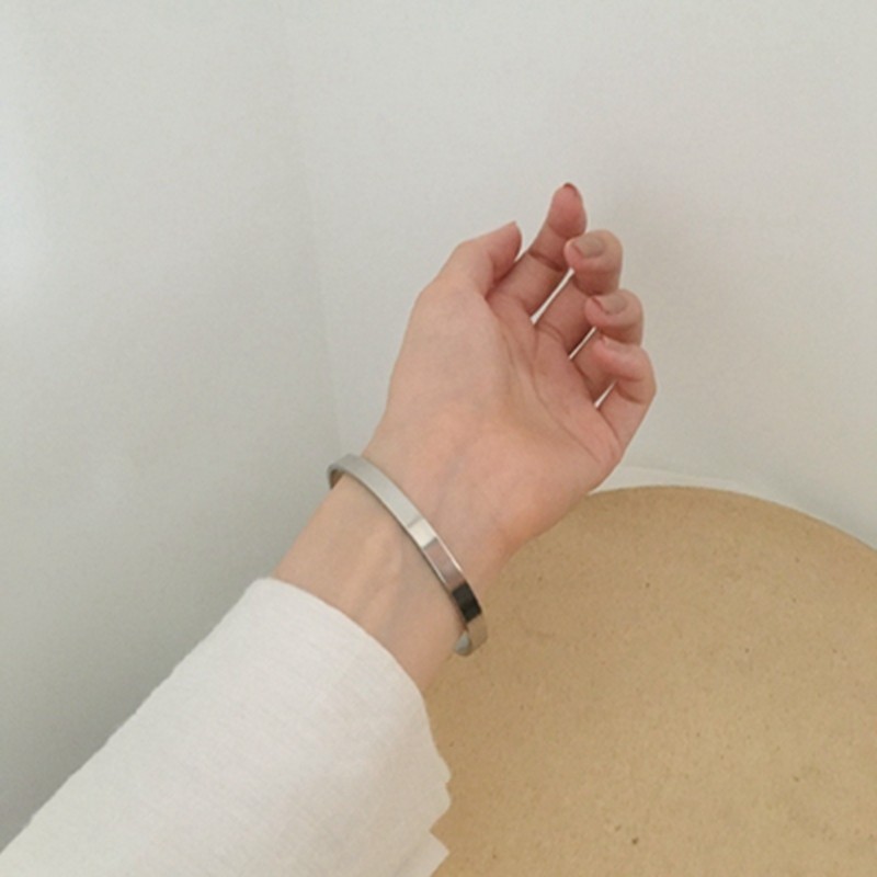 【Miss Lady】 S035  สร้อยข้อมือเหล็กไทเทเนียมแฟชั่นสำหรับสุภาพสตรี สร้อยข้อมือ กำไลข้อมือ ป้องกันอาการแพ้ 18K   ปรับได้  เคลือบทอง เครื่องประดับสำหรับสุภาพสตรี