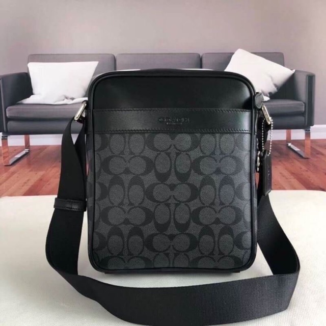กระเป๋าสะพายข้าง ผู้ชาย Coach แท้💯 Outlet สีดำ สวยหรู ดูดี ของขวัญ สุดคุ้ม
