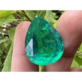 พลอย columbiaโคลัมเบีย Green Doublet Emerald มรกต very fine lab made pear shape 12X16 มม mm...15 กะรัต 1เม็ด carats