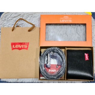 เช็ต Levis เข็มขัด กระเป๋า พร้อมถุงกระดาษ สุดคุ้ม!