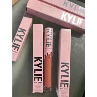 แท้💯% (แพ็คเก็จใหม่ New Package) Kylie Matte Liquid Lipstick #Queen