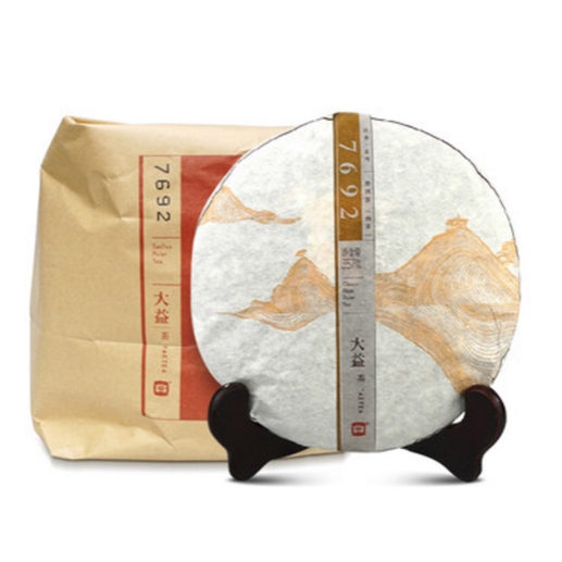 (B) ชาผู่เอ๋อร์ สุก ต้าอี้ รุ่น 7692 ปี 2015 น้ำหนัก 357 กรัม