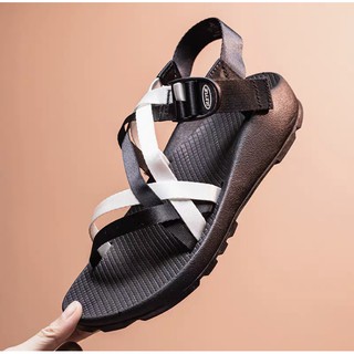 IAXYUE รองเท้าแตะรัดส้น สายไขว้ 2 เส้น Sandals SD08 บุรุษ สตรี - Black