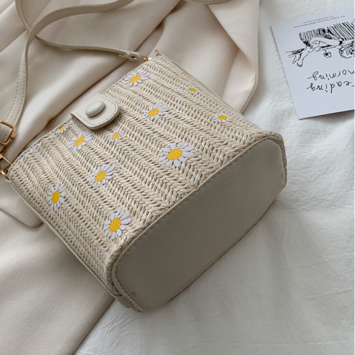 กระเป๋าสาน My Daisy  (A148) กระเป๋าสะพายข้าง กระเป๋าสาน