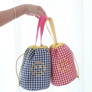 ⛱กระเป๋า Pinto bucket bag🎀 อมยิ้มเป็นลายปัก มีทั้งสายถือ และสายสะพายยาวให้ บุฟองน้ำอย่างดี