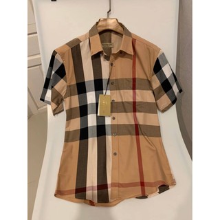 BURBERRY SHORT SLEEVE VINTAGE CHECK SHIRT เสื้อเชิ้ตแขนสั้น ลายสก็อต แบรนด์เนม เบอเบอรี่ สีน้ำตาลอ่อน แฟชั่น