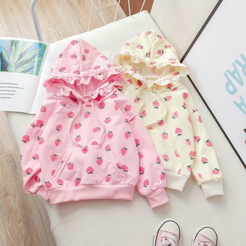 K-5 K-6 พร้อมส่งในไทย เสื้อฮู้ดเด็กแขนยาว พิมพ์ลายสตรอว์เบอร์รี่ สีครีมกับชมพู ผ้าตอตตอน ไม่หนา
