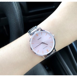 แหล่งขายและราคานาฬิกา Casio รุ่น LTP-VT01D-4B นาฬิกาผู้หญิงสายสแตนเลสสีเงิน หน้าปัดชมพู - มั่นใจ ของแท้ 100% รับประกัน CMG 1 ปีอาจถูกใจคุณ