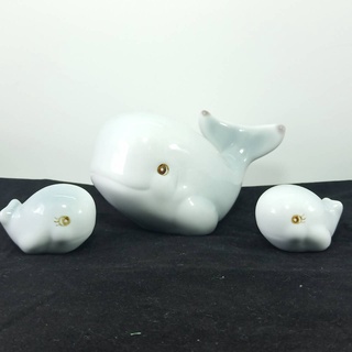 ตุ๊กตาเซรามิก ปลาวาฬ 4 ตัว ประดับ ตกแต่งบ้าน วางโชว์ ของขวัญ Whale Fish Ceramic Figurine Decor Blue Pottery