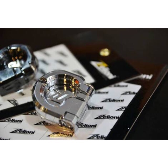 ตะขอเกี่ยวของzelioni (สำหรับเวสป้า)