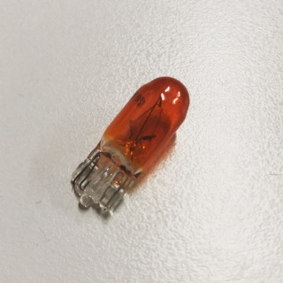 เก็บเงินปลายทางจ้า หลอดไฟหรี่ส้ม T10 12v (1อัน) อย่างดี