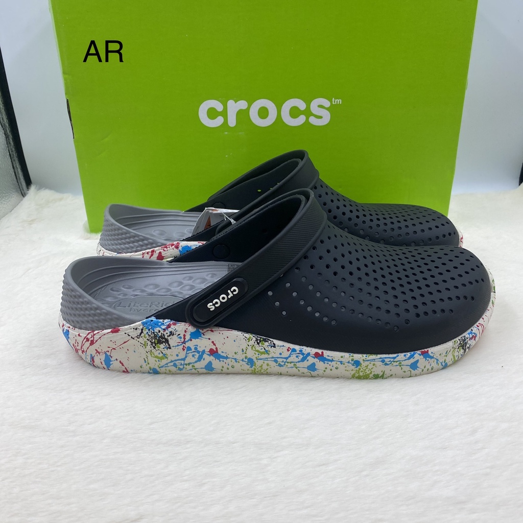 รองเท้าcrocsของผู้ชาย ลายมาใหม่ งานสวย ราคาไม่แพง เบานุ่มใส่สบาย งานสวยทุกสี