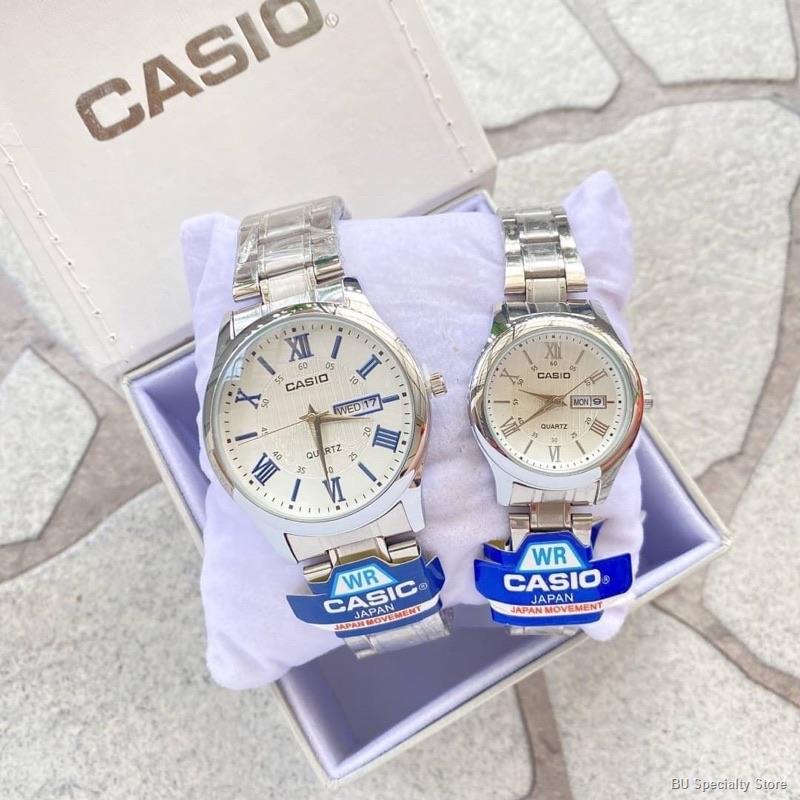 นาฬิกาโทรได้ นาฬิกาข้อมือผู้หญิง ♦⊙BU Specialty Storeนาฬิกาคู่ Casio หน้าเลขโรมัน มีช่องบอกวันที่ สัปดาห์ ราคาถูก-ราคา