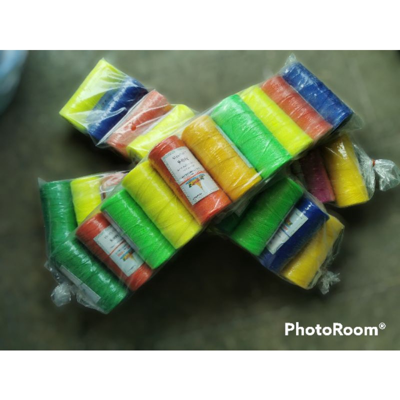 เชือกโปลีสีหลอด 380/6 ,200 กรัม สำหรับมัดของ ขึงตีเส้น (จัดส่งแบบคละสี) ต้องการเลือกสีให้แจ้งในแชท (ราคาต่อม้วน)