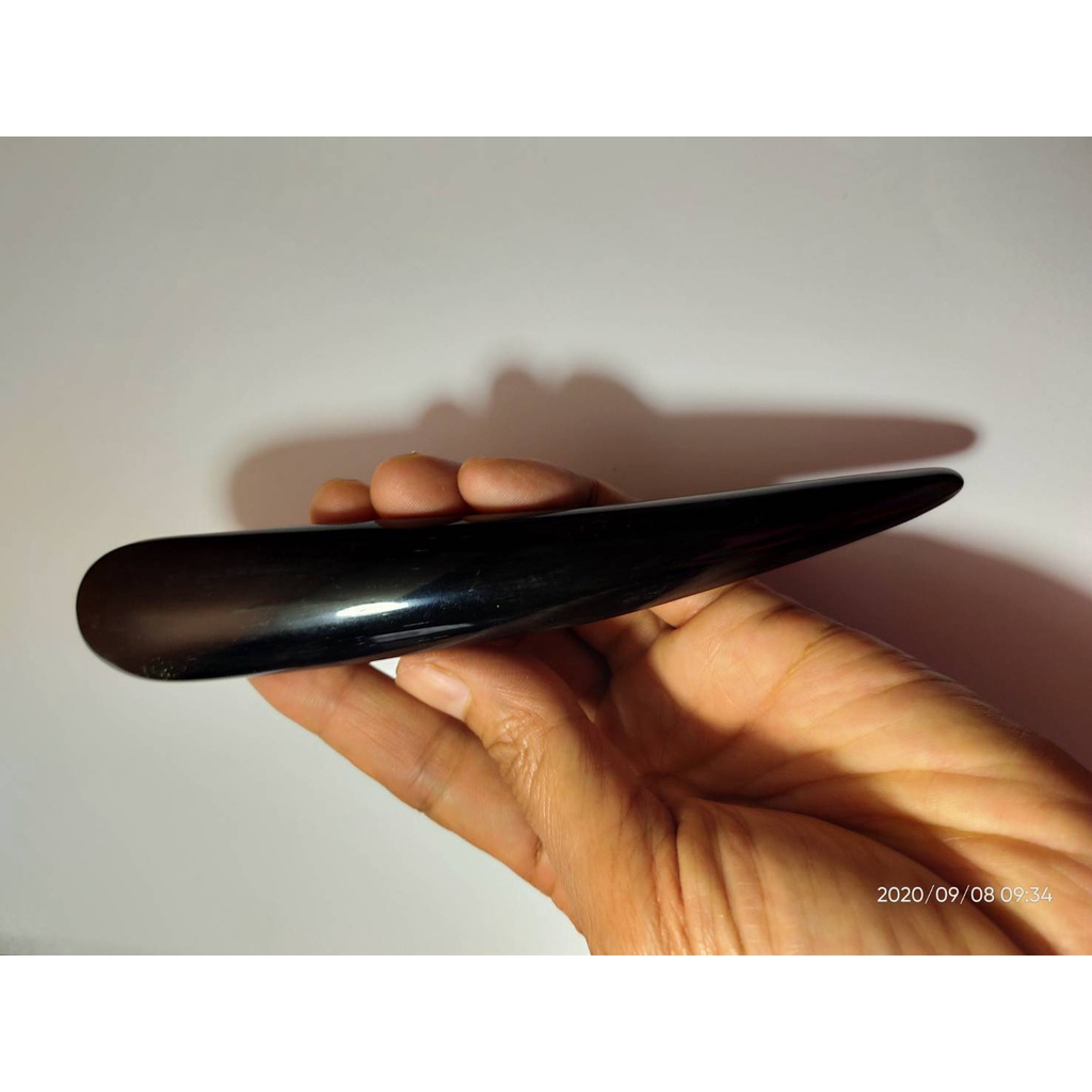 ไม้กัวซา แบบตัน ยาว 13ซม.  ทรงเขา ทำจากเขาจามรีแท้ เขาจามรีตัน ใช้ขูดกัวซา ขูดลำตัว คลายปวดเมื่อย - รูปที่ 2