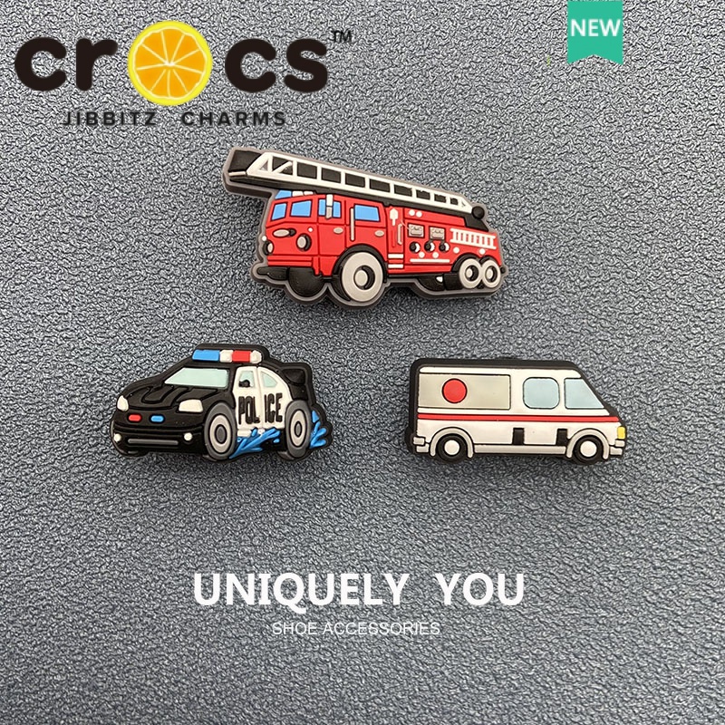 Crocs jibbitz charms รถดับเพลิงตํารวจรถพยาบาล DIY รองเท้าดอกไม้หัวเข็มขัด Crocs อุปกรณ์รองเท้า
