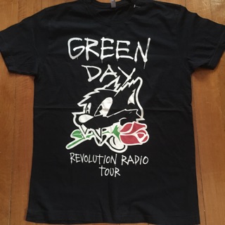 คอลูกเรือเสื้อยืดแขนสั้น วง GREEN DAY (TOUR 2017) แท้ มือสอง สภาพดี ของพร้อมส่งครับ