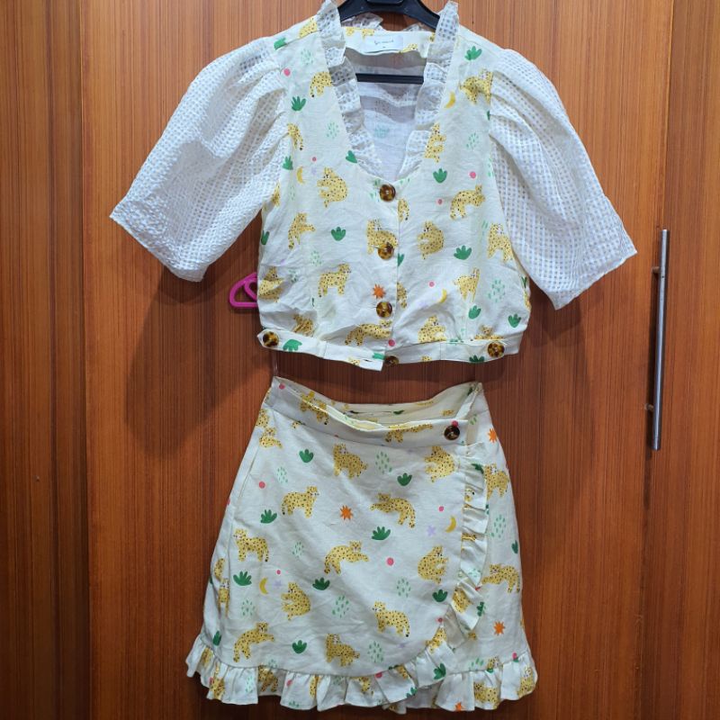 เสื้อกระโปรงเข้าชุดLynaround