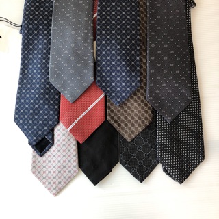 Gucci  necktie  อุปกรณ์ : ซองพลาสติ๊กถุงกระดาษ