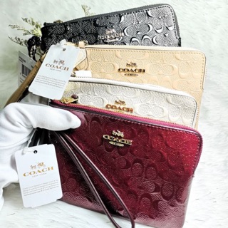 &lt;ของแท้&gt; COACH CORNER ZIP WRISTLET IN SIGNATURE DEBOSSED PATENT LEATHER