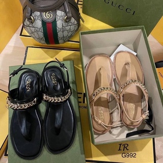 รองเท้าแตะ Gucci แบบรัดส้น