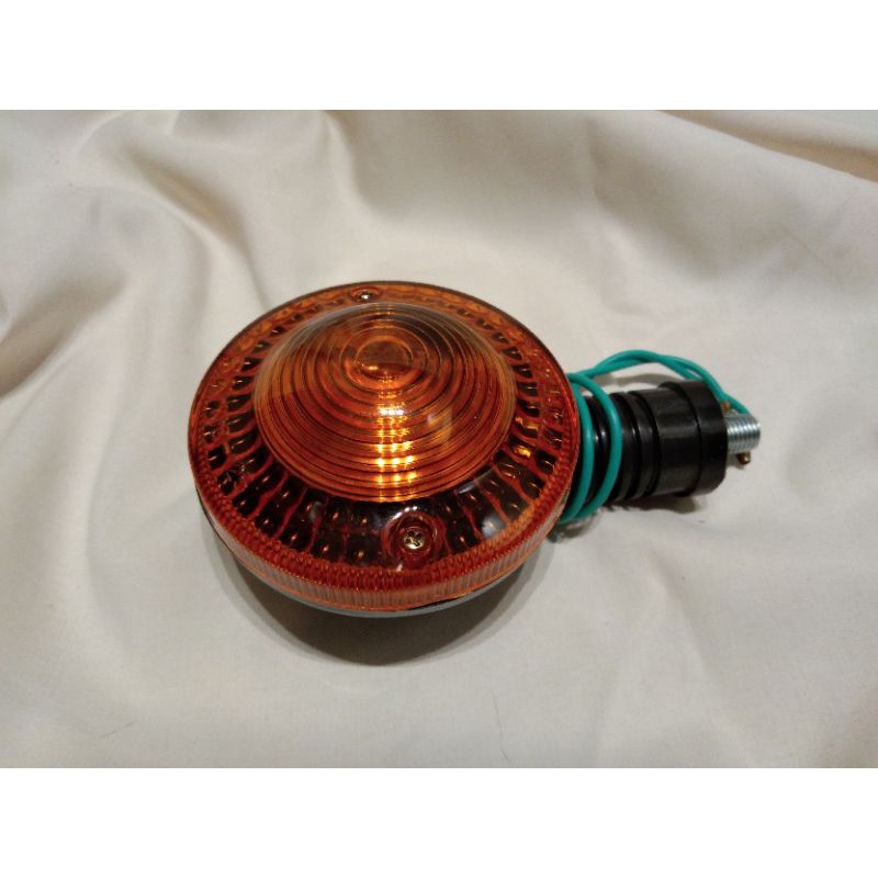 ไฟเลี้ยวหลัง dt100x dt100 ใช้ได้ทั้ง ซ้ายและขวา
ใช้ทดแทนอะไหล่เดิม
สนใจชิ้นอื่นสอบถามเพิ่มเติมได้ในช