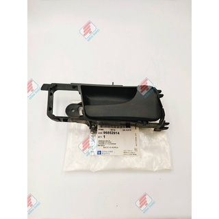 มือจับประตูด้านใน ใช้ได้ทั้ง หน้า - หลัง ขวา [ ของแท้ ] Chevrolet Optra ปี 2004 - 2010  96852914 HANDLE A DR I S