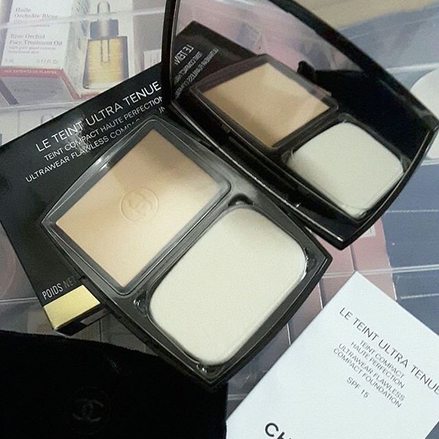 Chanel Le Teint Ultra Tenue Ultrasear Flawless Compact