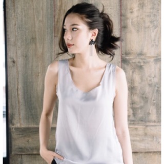 Sugarbird Fuzzy Silk Tank เสื้อแขนกุด