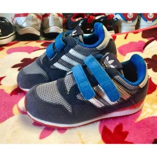 รอเท้าadidas มือสอง 25.5ซม