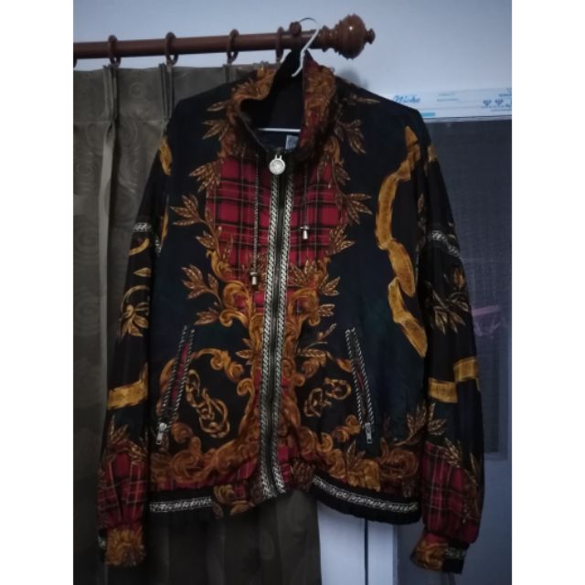 เสื้อยี่ห้อ gallery