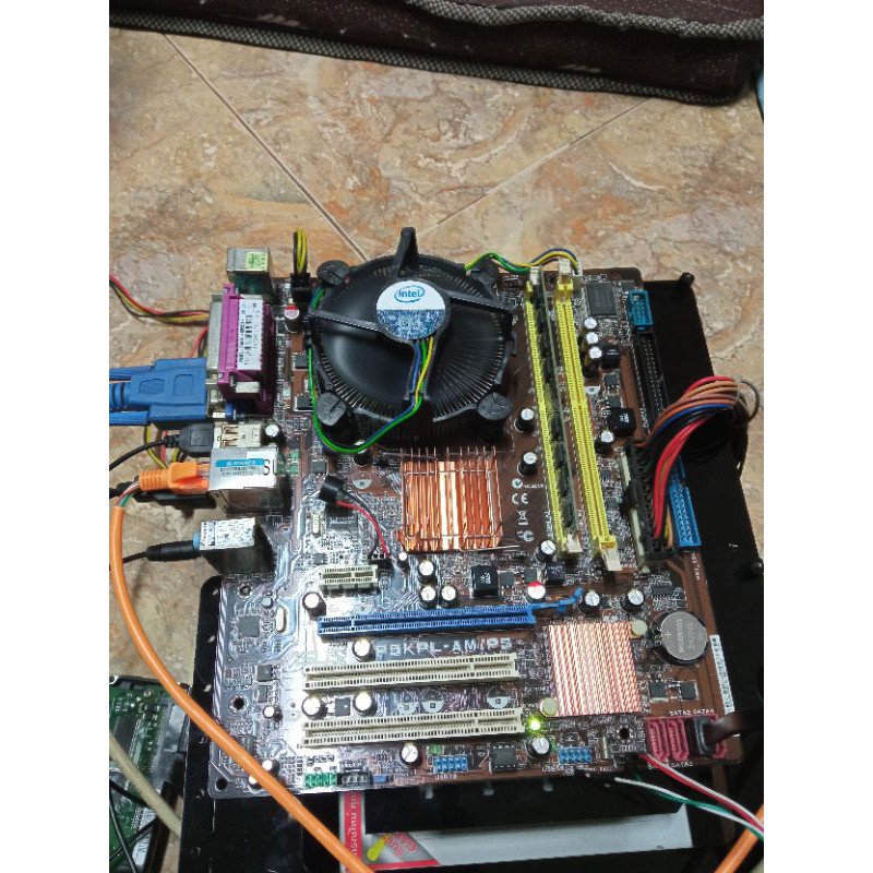 เมนบอร์ด 775 พร้อม Cpu Q8400
