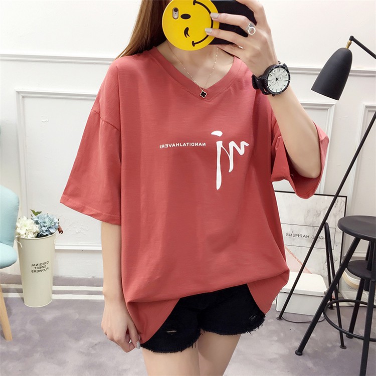 LGfashion 🍑 เสื้อคอวีสกรีนลายตหัวอักษร รุ่นนี้มีไซส์สาวอวบด้วยนะ จัดเต็ม 6 สีจุกๆกันไปเลยจ้า