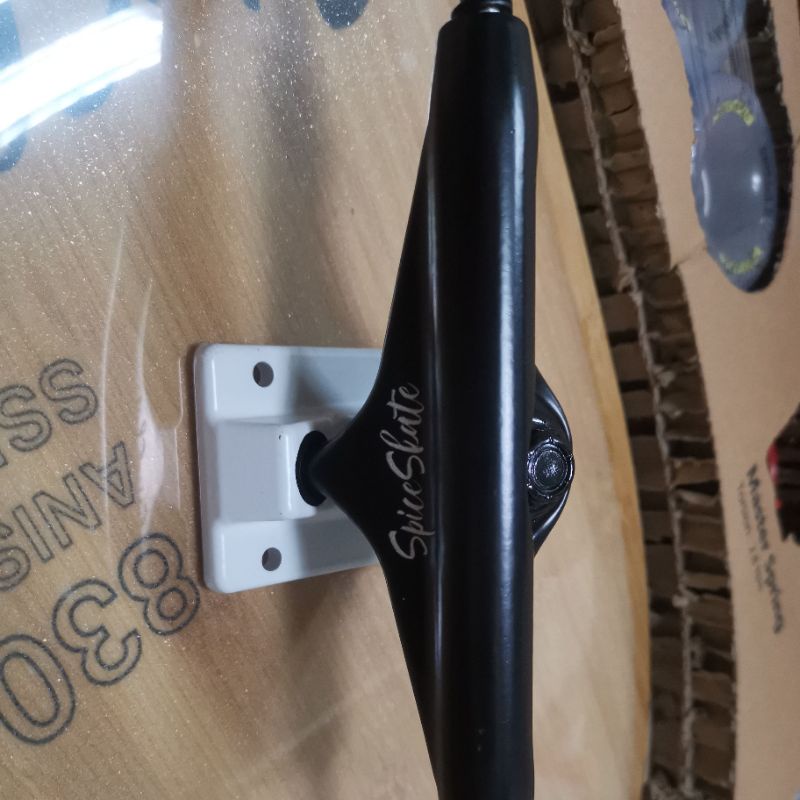 ชุดทรัค spice skate ของใหม่ แกน 6.5 เหมาะกับแผ่นไซส์ 8.5นิ้ว ถึง 10.5 นิ้ว