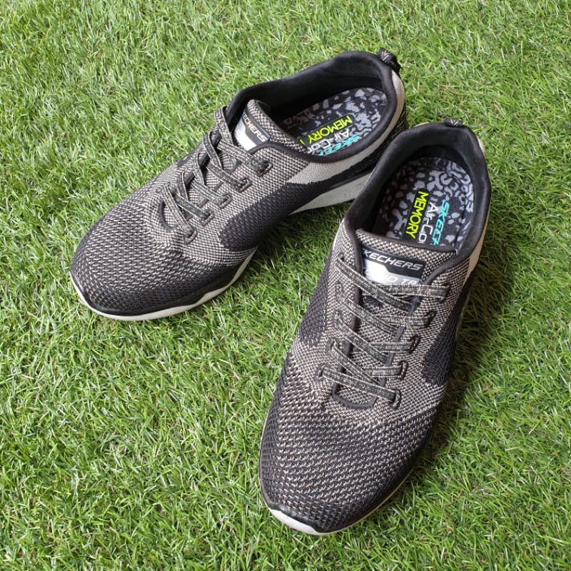 Sketchers sneaker size 37